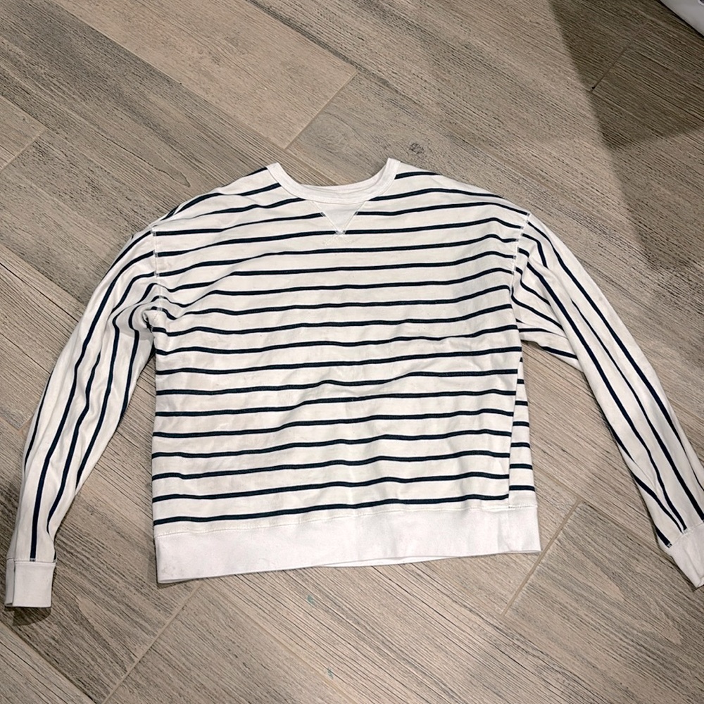 Striped sweated white base, navy stripes
